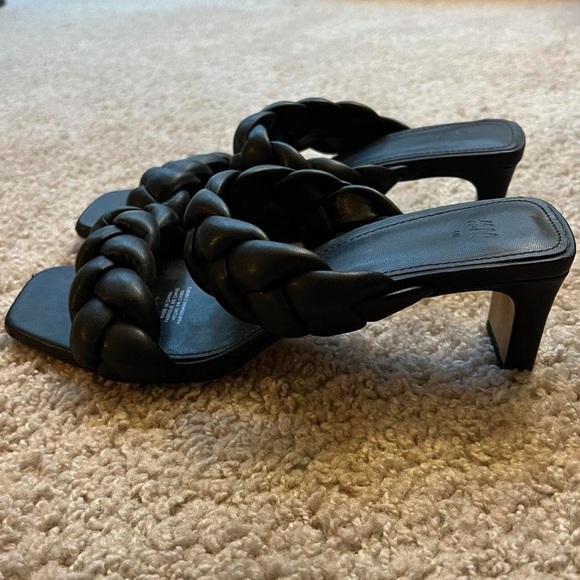 HM Braided Black Kitten Heel Sandals 8.5 - Picture 2 of 4